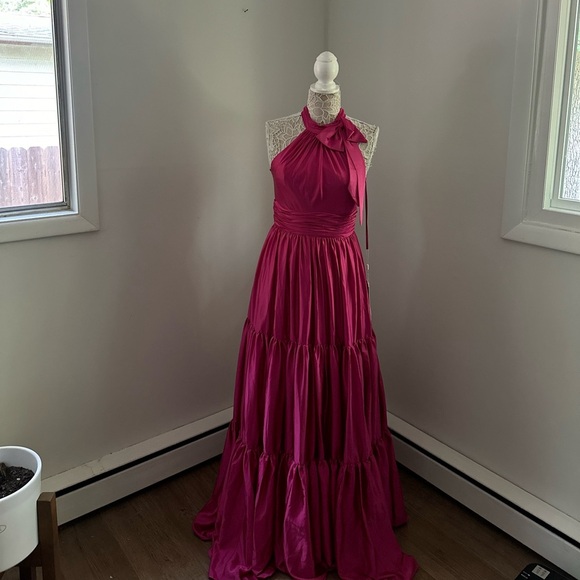 Mac Duggal Tiered Ruffle Halter Gown, NWT, size 4 - Picture 3 of 4